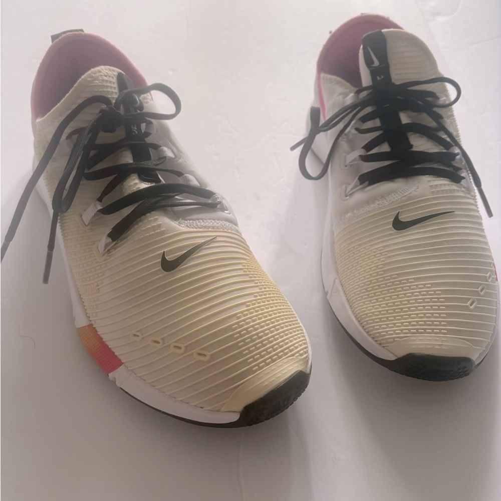 Nike| Nike Zoom sneakers, shoes size 8.5 color white.